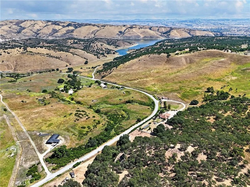 4575 Interlake