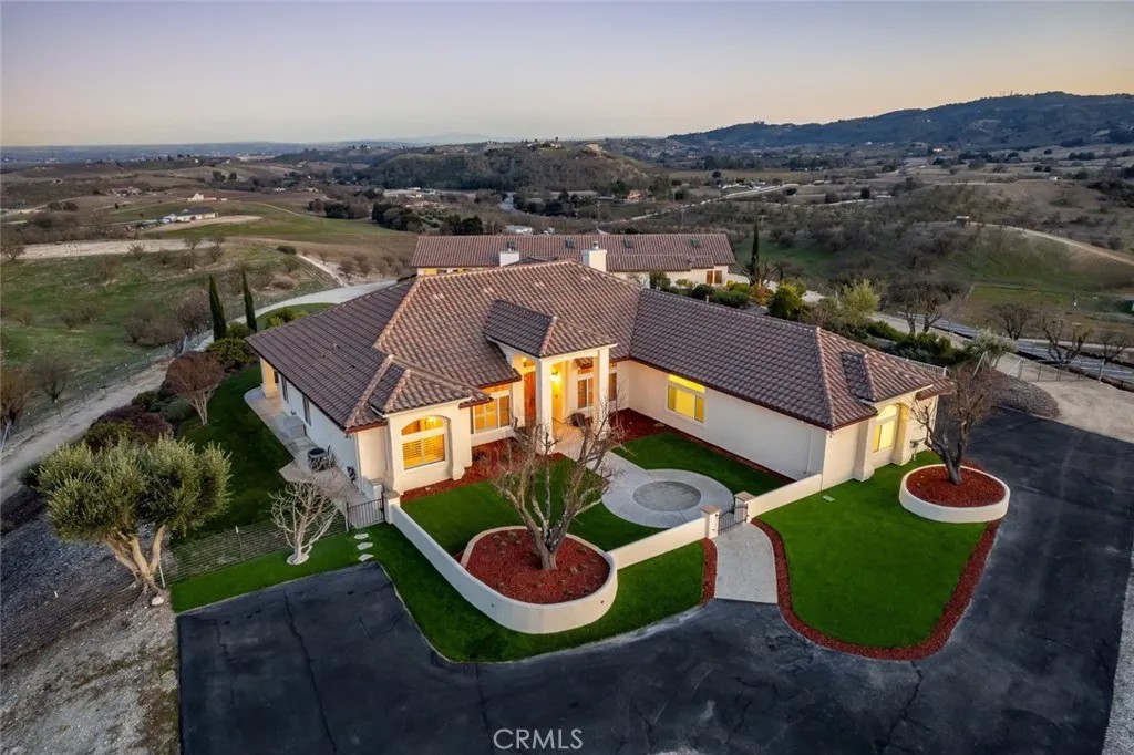 5495 Vista Serrano