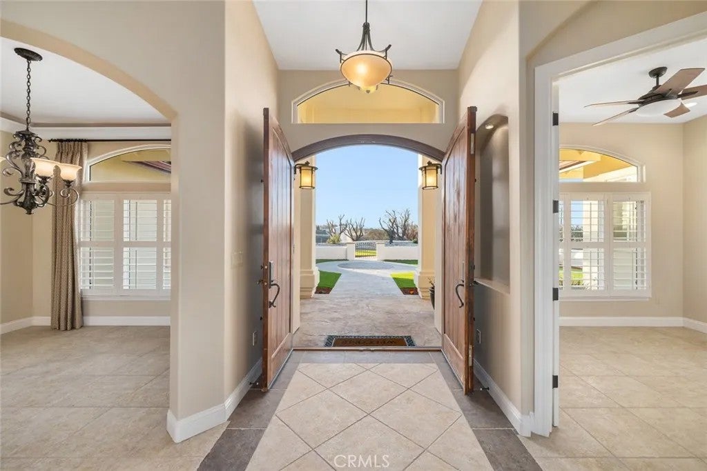 5495 Vista Serrano