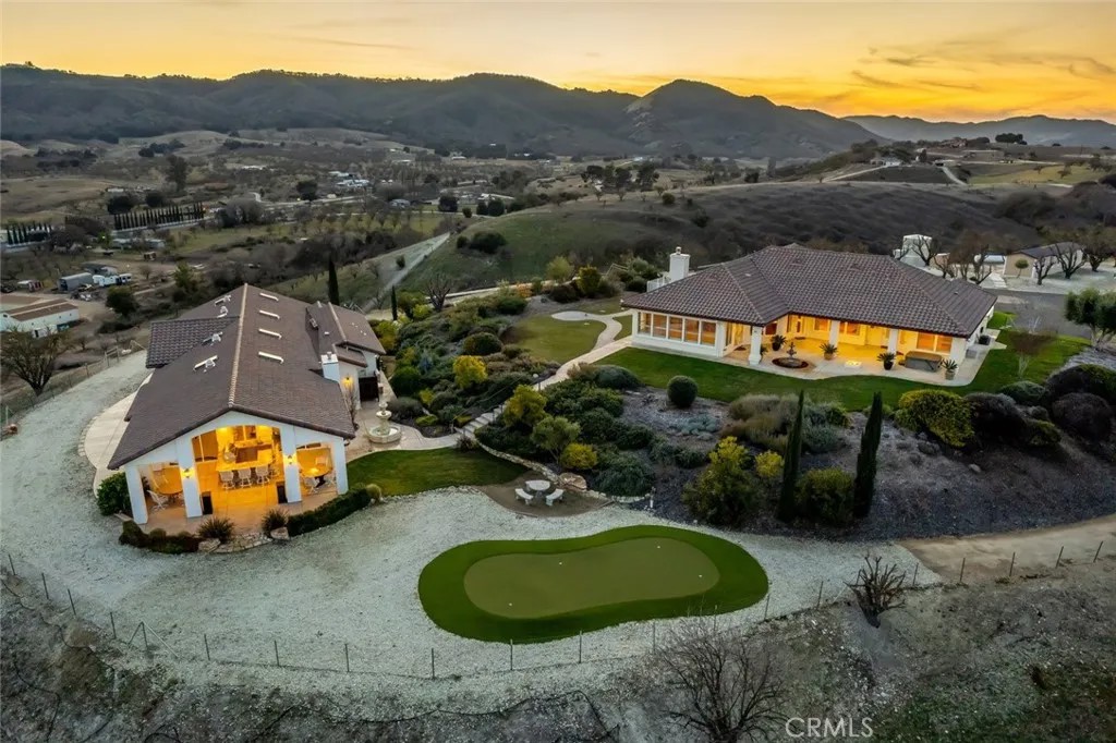 5495 Vista Serrano