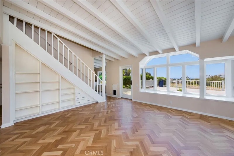 6403 Surfside