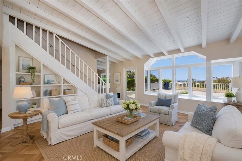 6403 Surfside