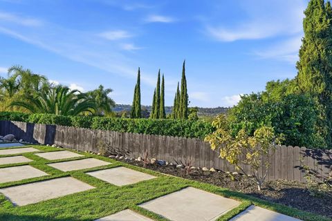 Tiny photo for 5424 Princess View Pl, San Diego, CA 92120 (MLS # 250045613)