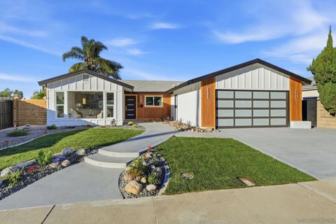 Tiny photo for 5424 Princess View Pl, San Diego, CA 92120 (MLS # 250045613)