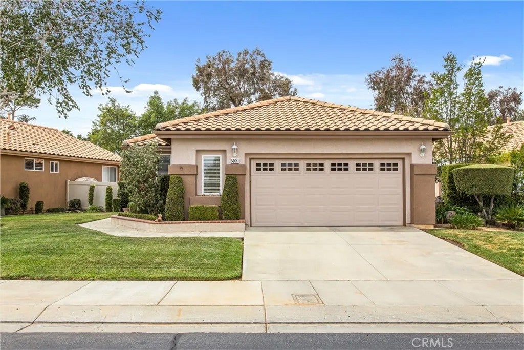 893 Twin Hills