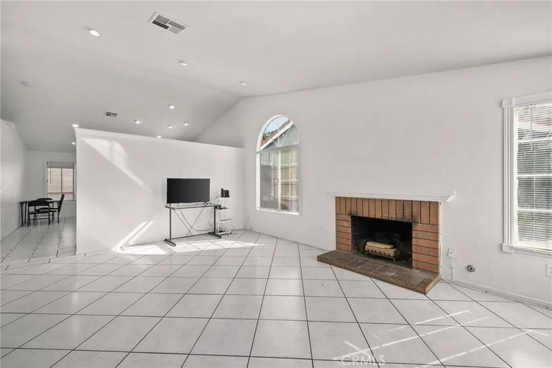 14422 Hillcrest