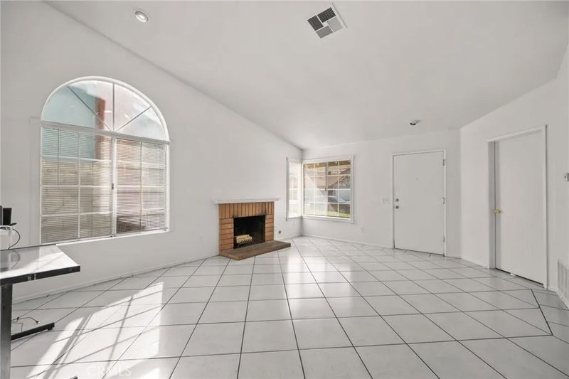 14422 Hillcrest