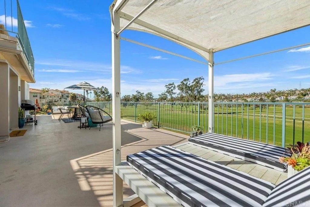 Photo of 2544 Navarra Dr #12, Carlsbad, CA 92009 (MLS # NDP2601789)