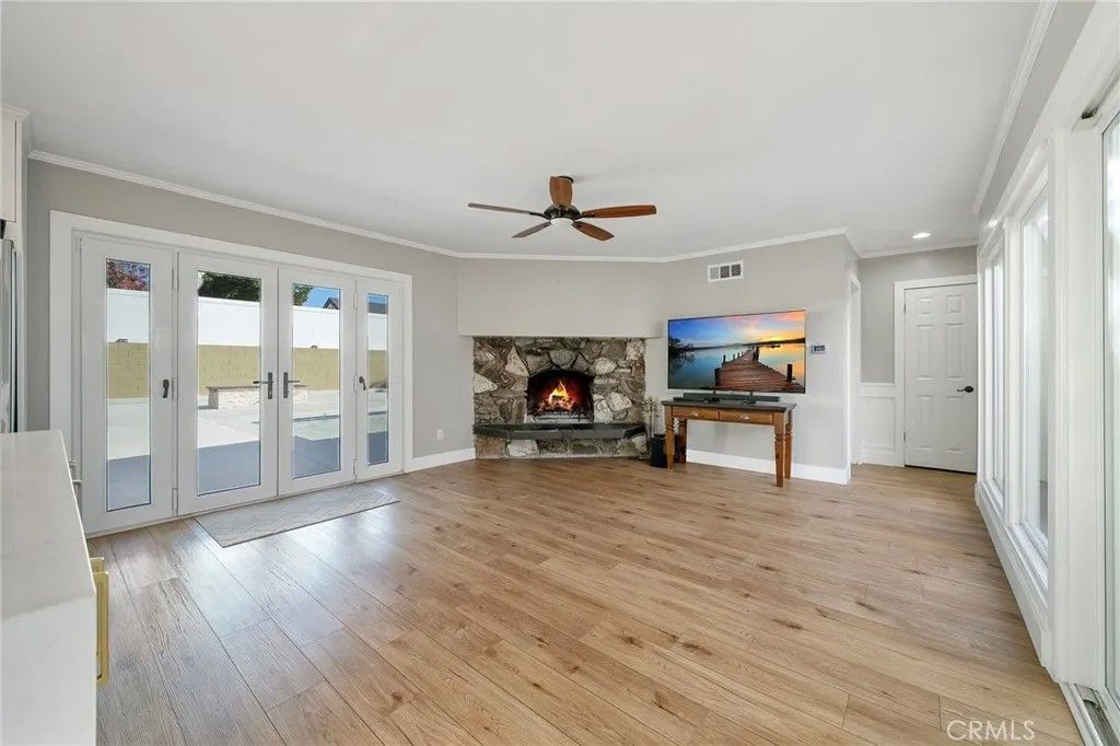 Photo of 112 S Hacienda Ave, Glendora, CA 91741 (MLS # CV26021888)