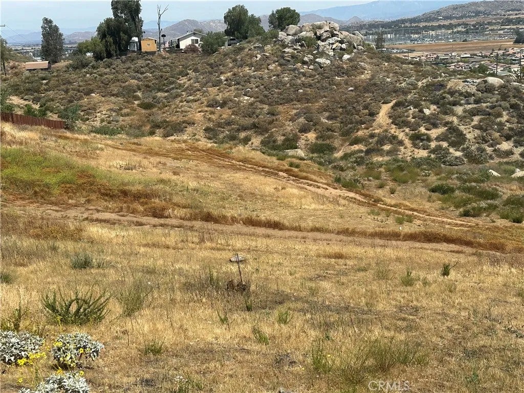 Photo of 0 Vine, Menifee, CA 92585 (MLS # SW26083151)
