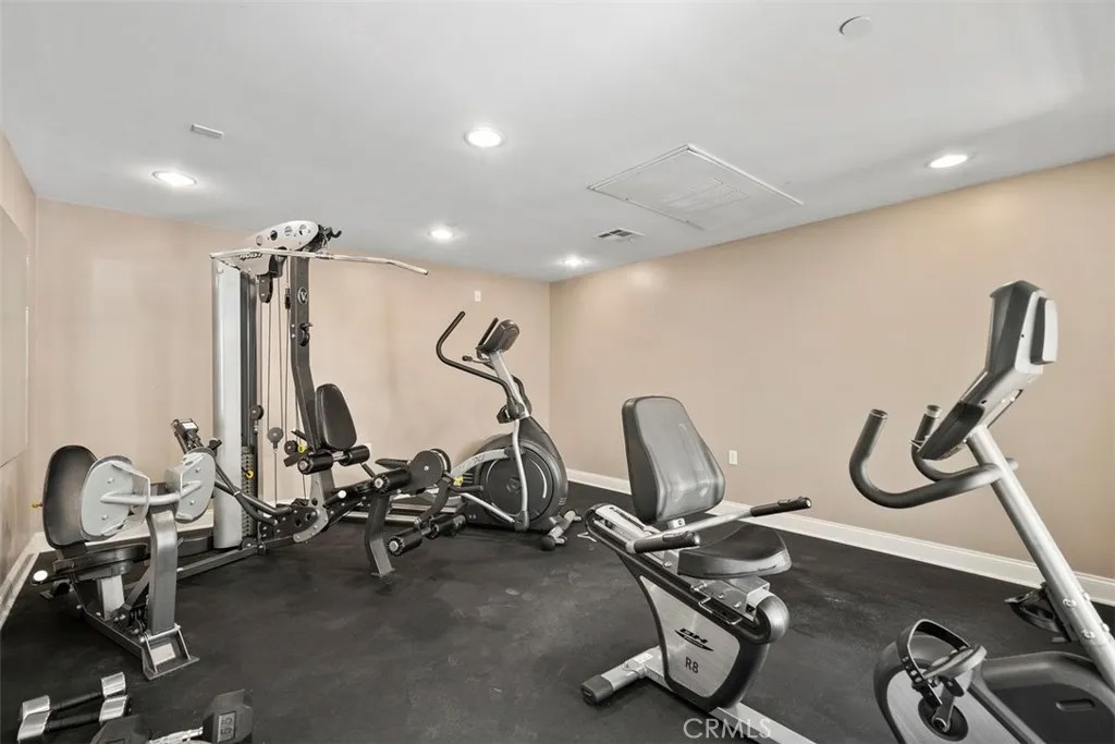 6938 Laurel Canyon 108