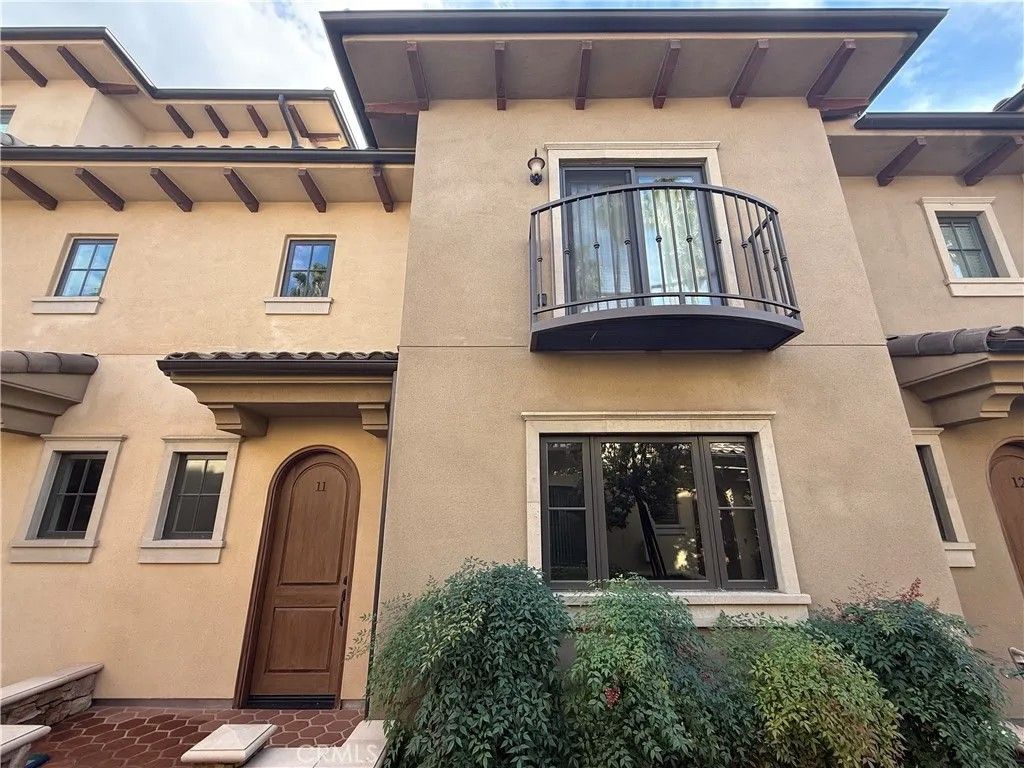 Photo of 158 S Sierra Madre Boulevard #11, Pasadena, CA 91107 (MLS # PW25267771)