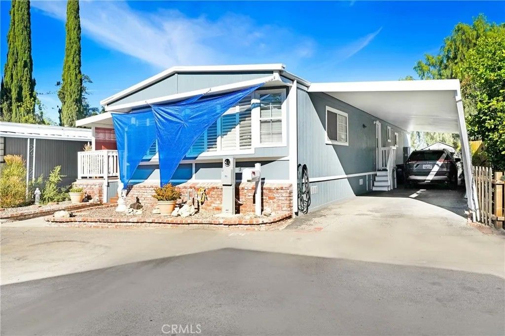 Photo of 4201 Topanga Canyon Blvd #147, Woodland Hills, CA 91364 (MLS # SR25277592)