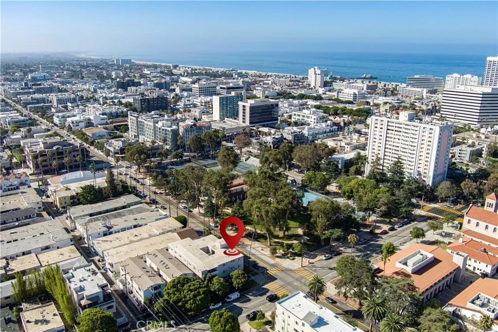 1101 Lincoln Boulevard 1