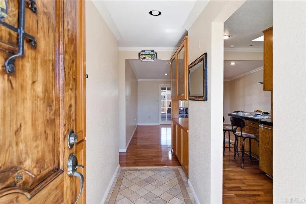 1032 Iris Ave