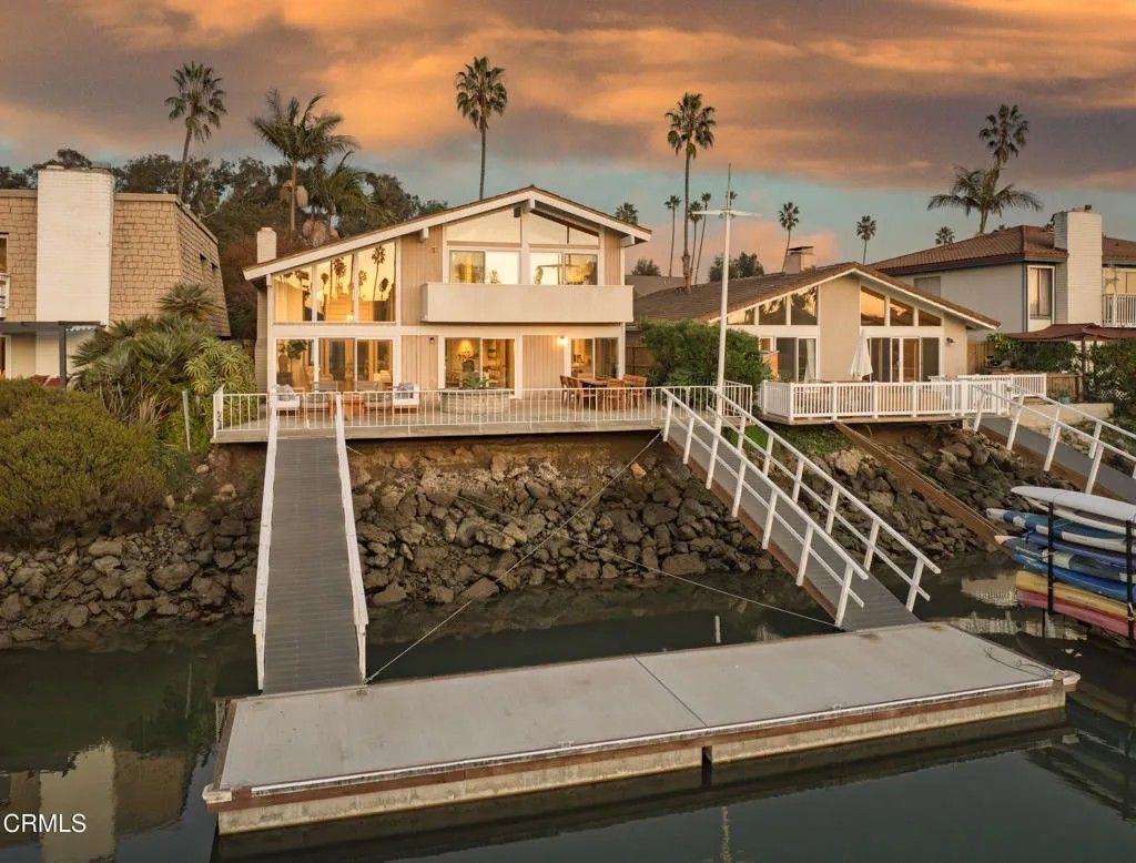 Photo of 2957 Seaview Avenue, Ventura, CA 93001 (MLS # V1-33577)