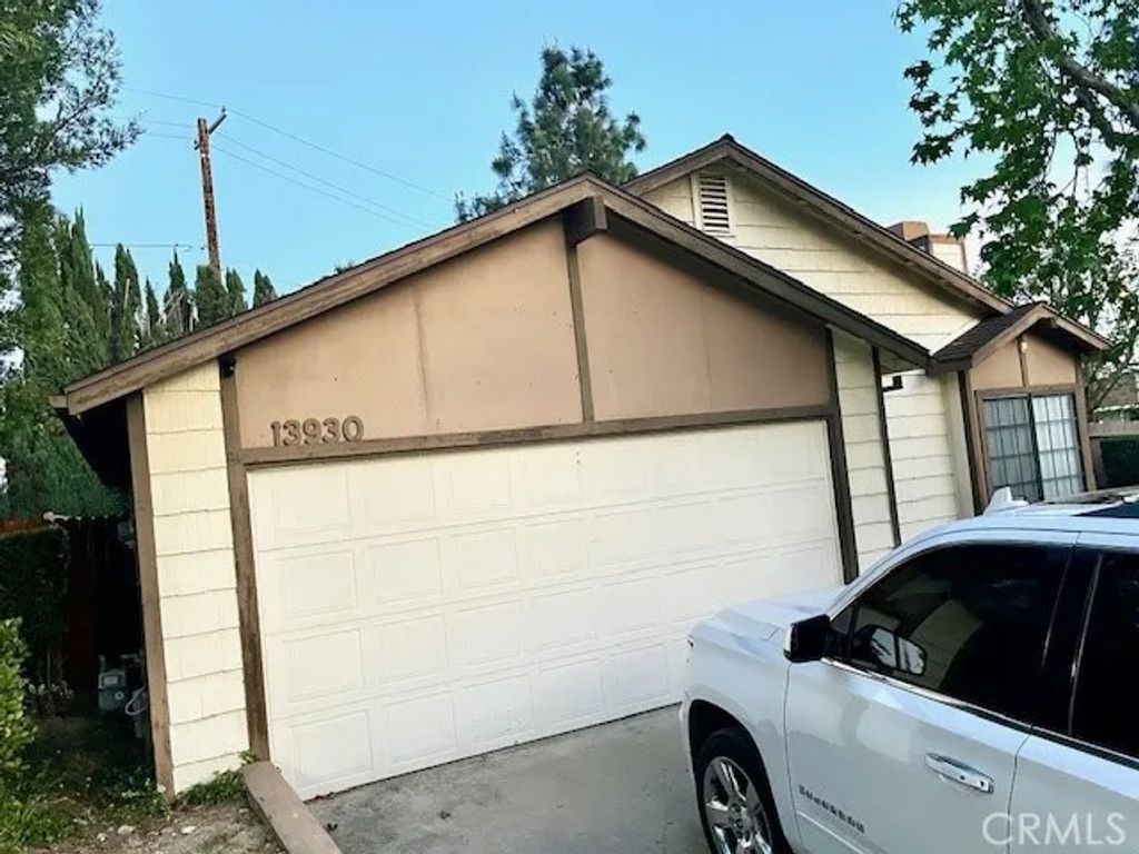 Photo of 13930 Olive Grove, Sylmar, CA 91342 (MLS # SR26063986)