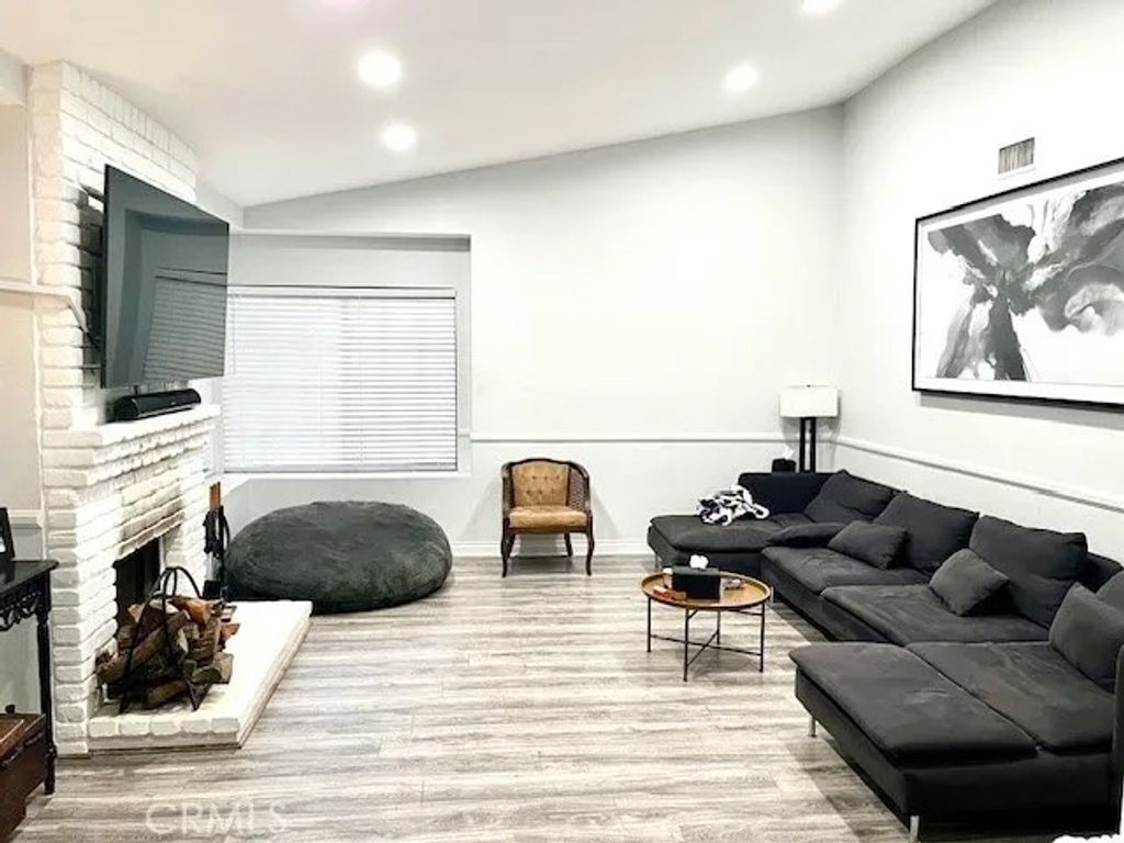 Photo of 13930 Olive Grove, Sylmar, CA 91342 (MLS # SR26063986)