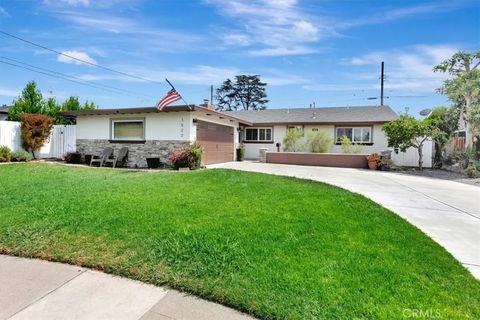 Photo of 1522 W Robin RD, Orange, CA 92868 (MLS # OC26134831)