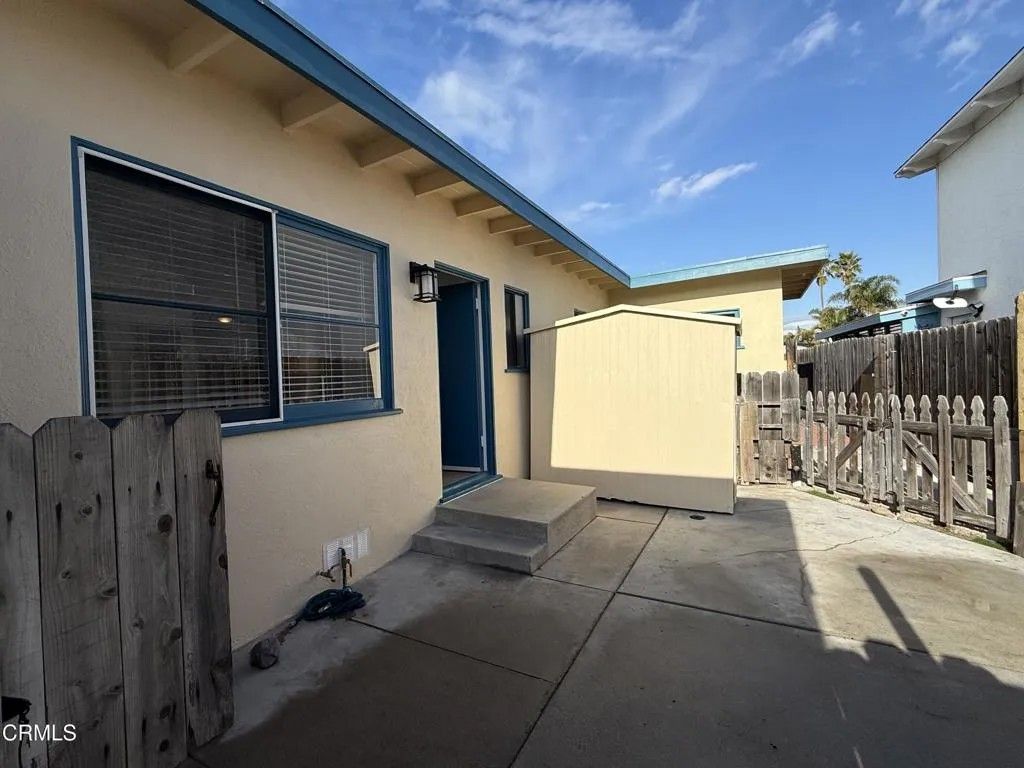 Photo of 1033 Bath Lane, Ventura, CA 93001 (MLS # V1-34602)