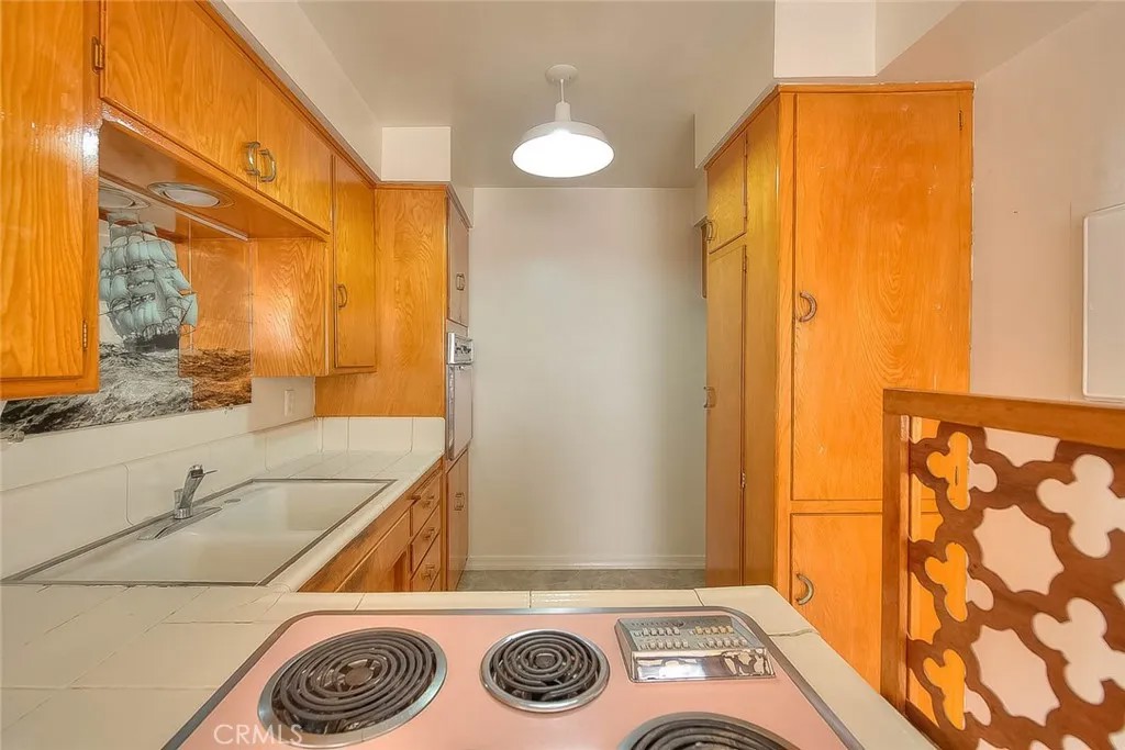211 E California B7