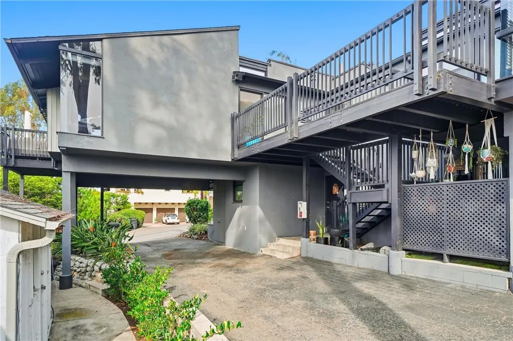 2101 Glenneyre