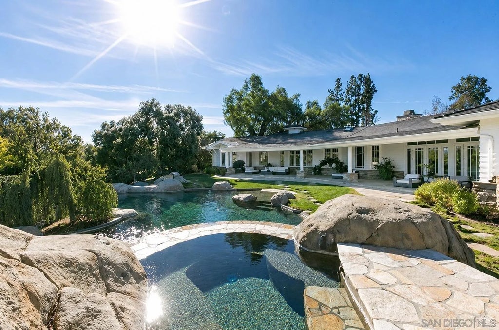 Photo of 7030 Caminito De Conejos, Rancho Santa Fe, CA 92067 (MLS # 260018355)