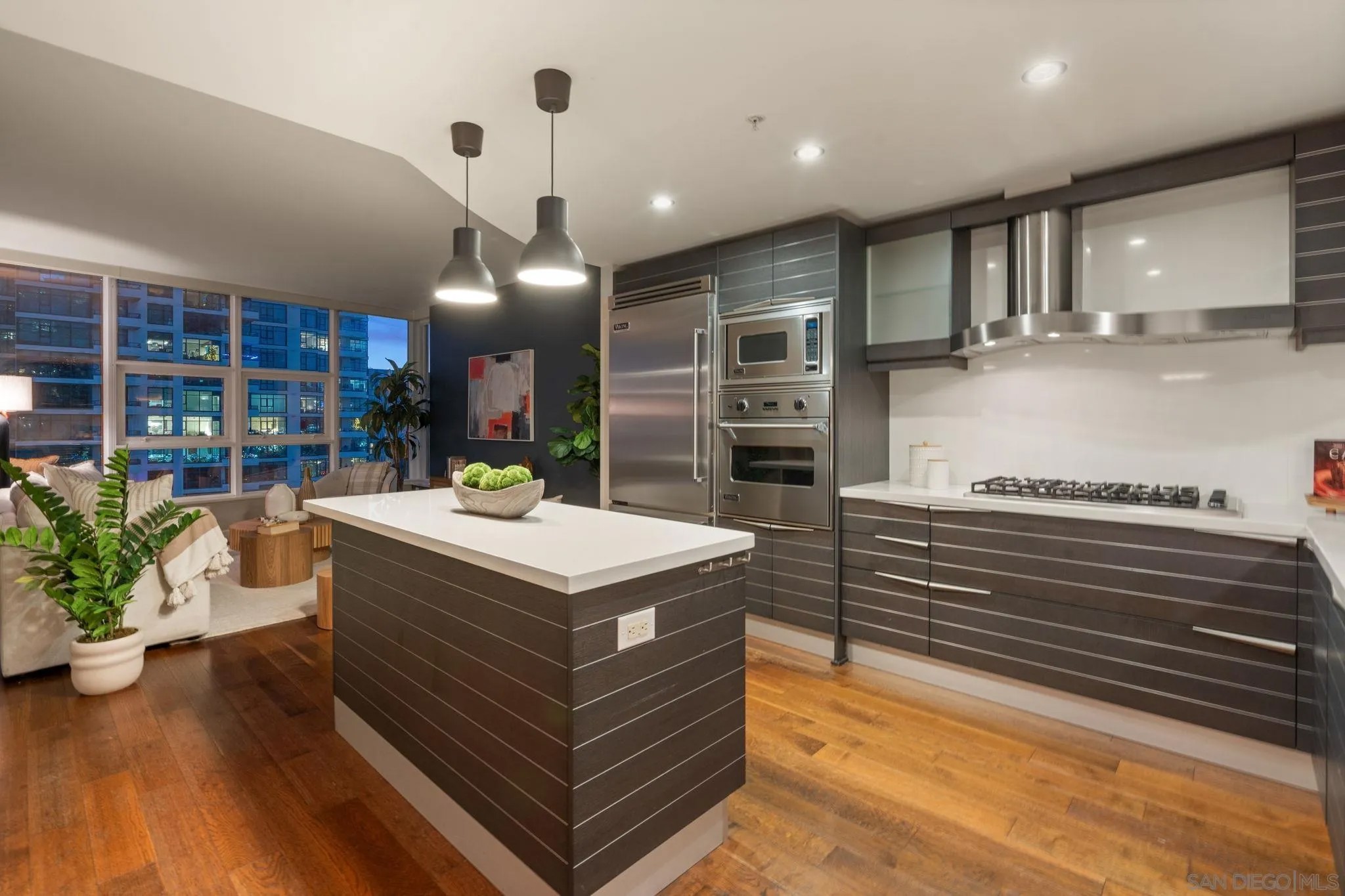 1325 Pacific Hwy 1304