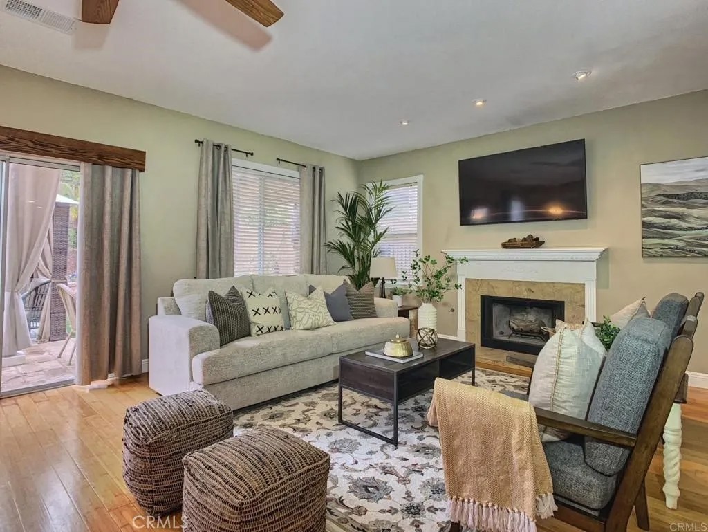 1242 Avenida Amistad