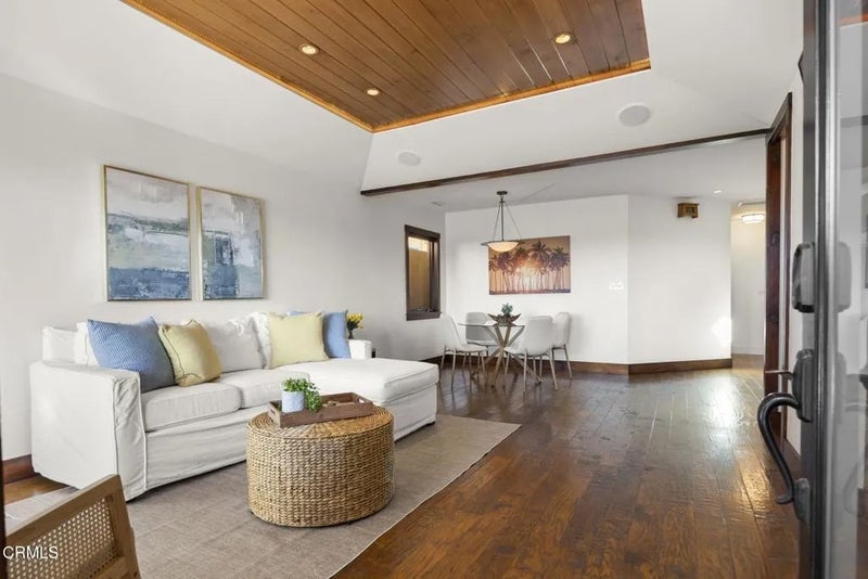 2916 Lakeshore Court