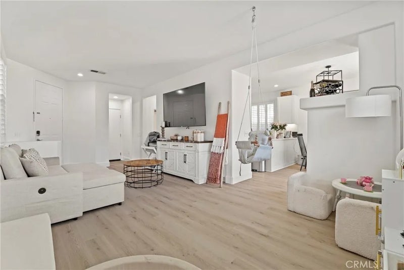 27610 Elkwood