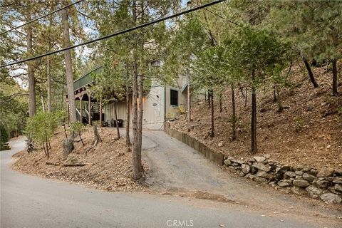 Tiny photo for 24085 Alpine Dr, Crestline, CA 92325 (MLS # IG25274818)