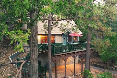 Photo of 24085 Alpine Dr, Crestline, CA 92325 (MLS # IG25274818)