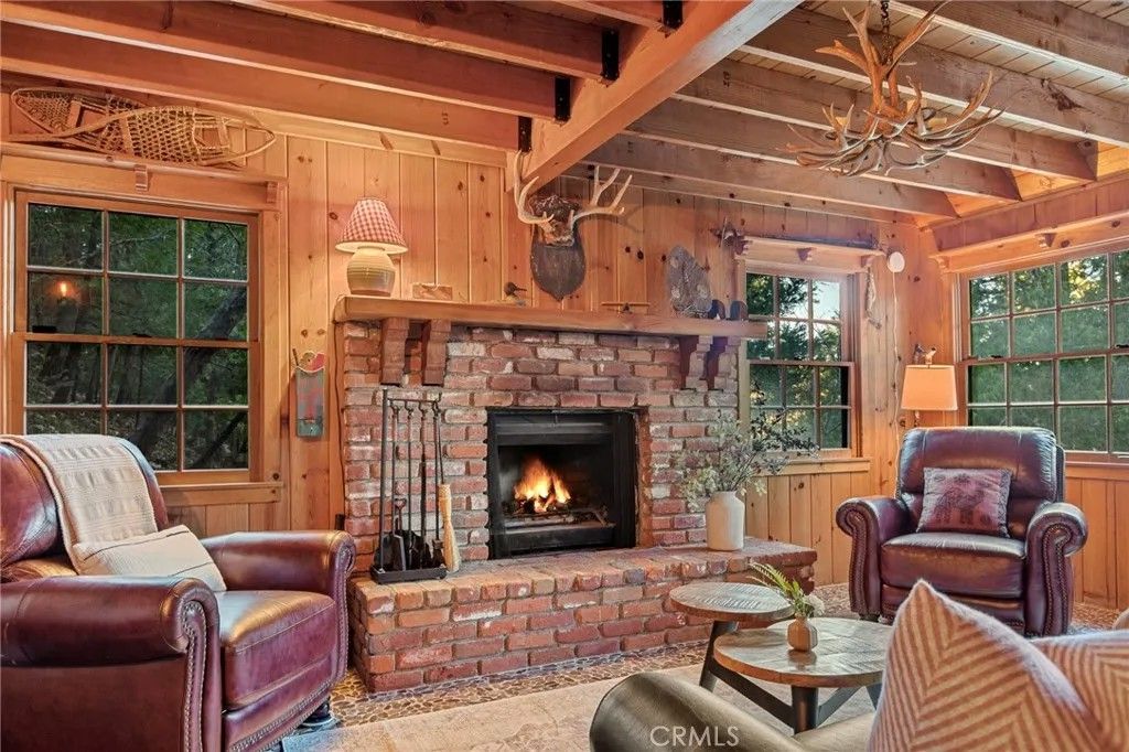 Photo of 24085 Alpine Dr, Crestline, CA 92325 (MLS # IG25274818)