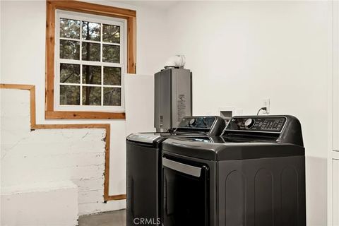 Tiny photo for 24085 Alpine Dr, Crestline, CA 92325 (MLS # IG25274818)