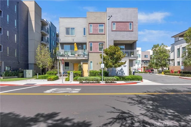 227 Bowery, Irvine