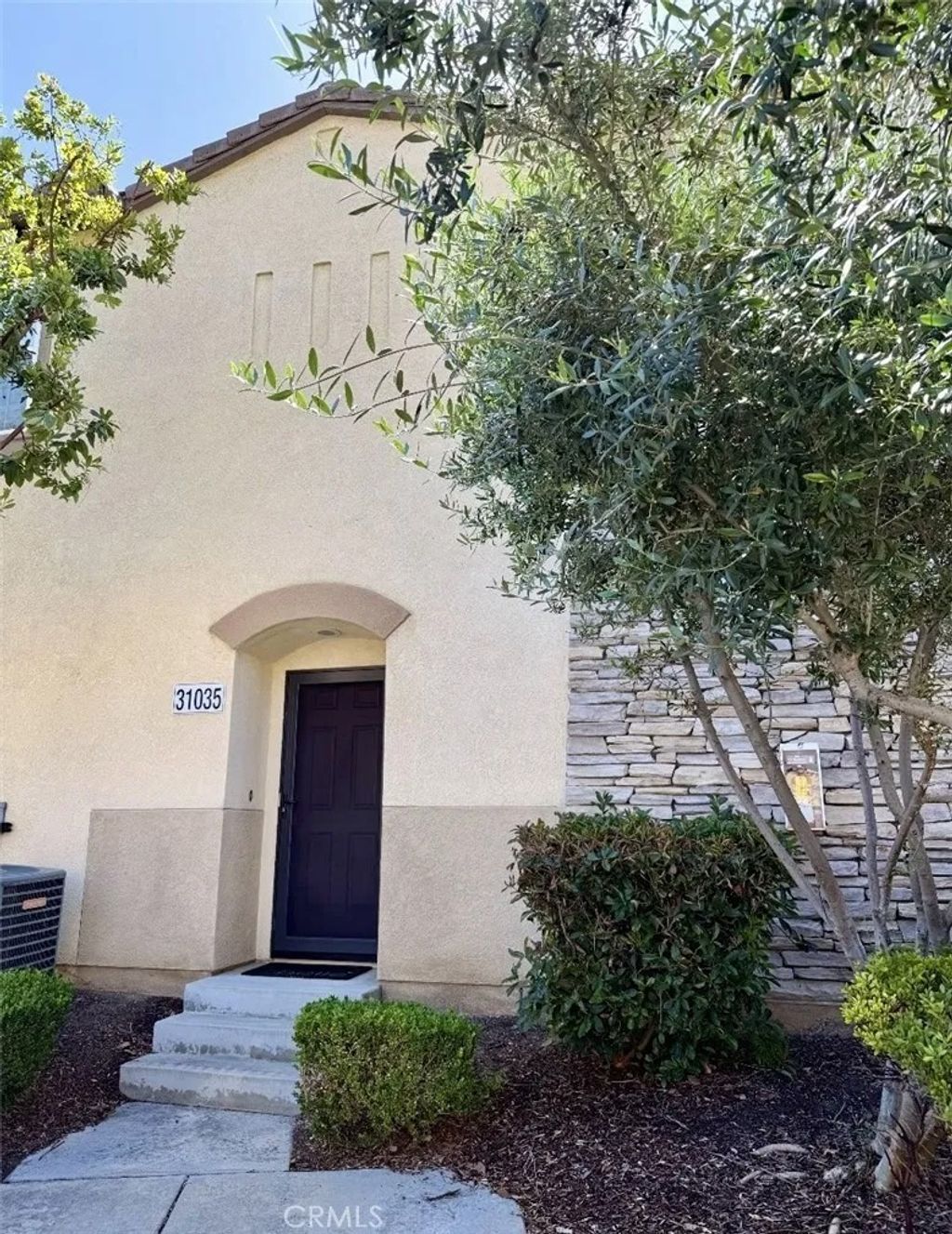 Photo of 31035 Strawberry Tree Ln, Temecula, CA 92592 (MLS # SW26089652)