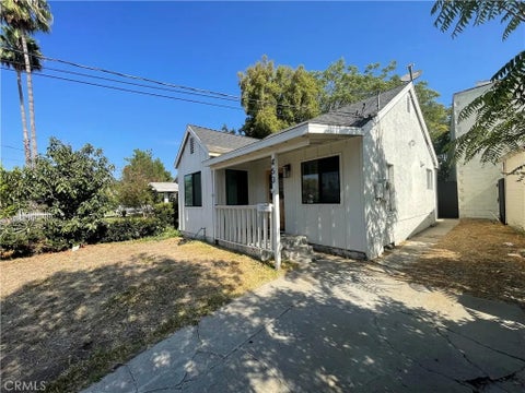 Photo of 463 Macdonald Street, Pasadena, CA 91103 (MLS # CV26174001)