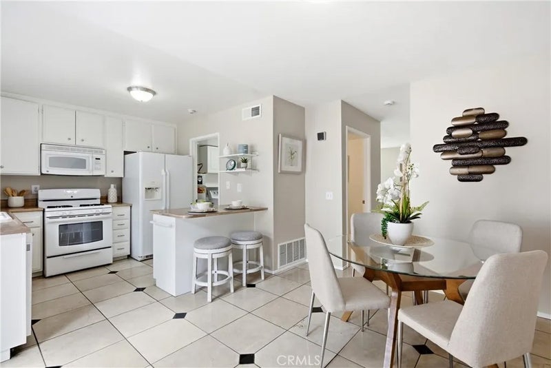 2515 S. Laurelwood