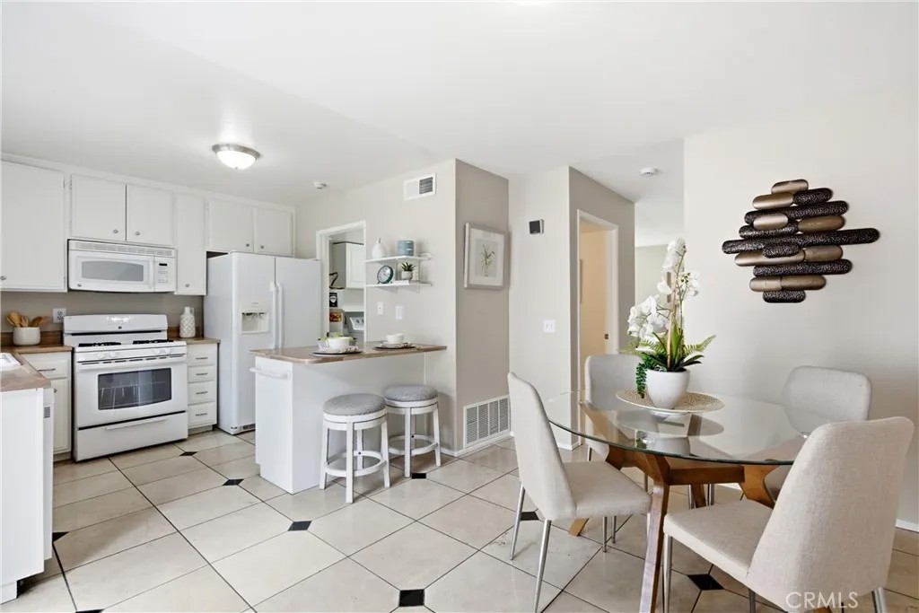 2515 S. Laurelwood 55