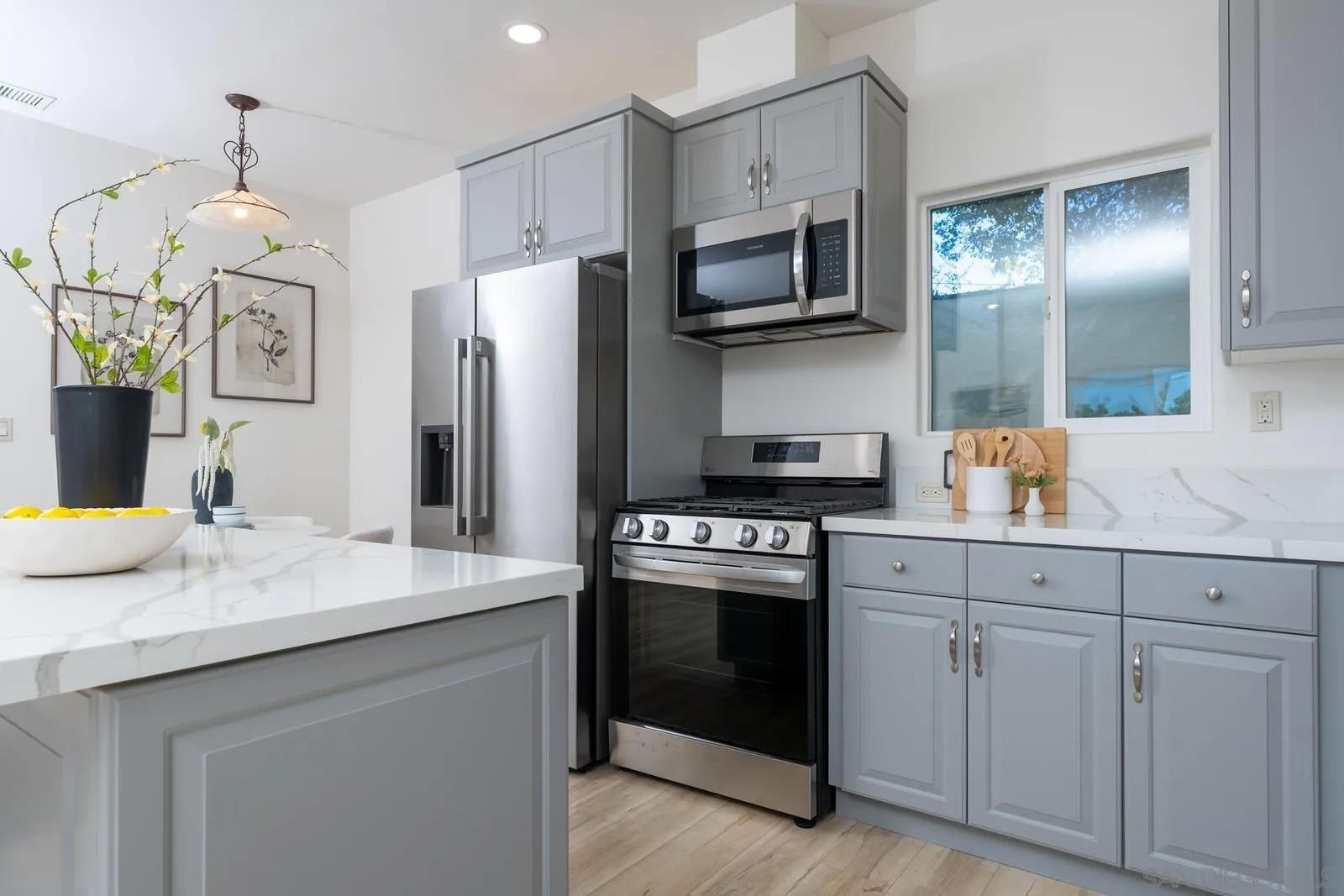 12325-12327 Lemoncrest Drive