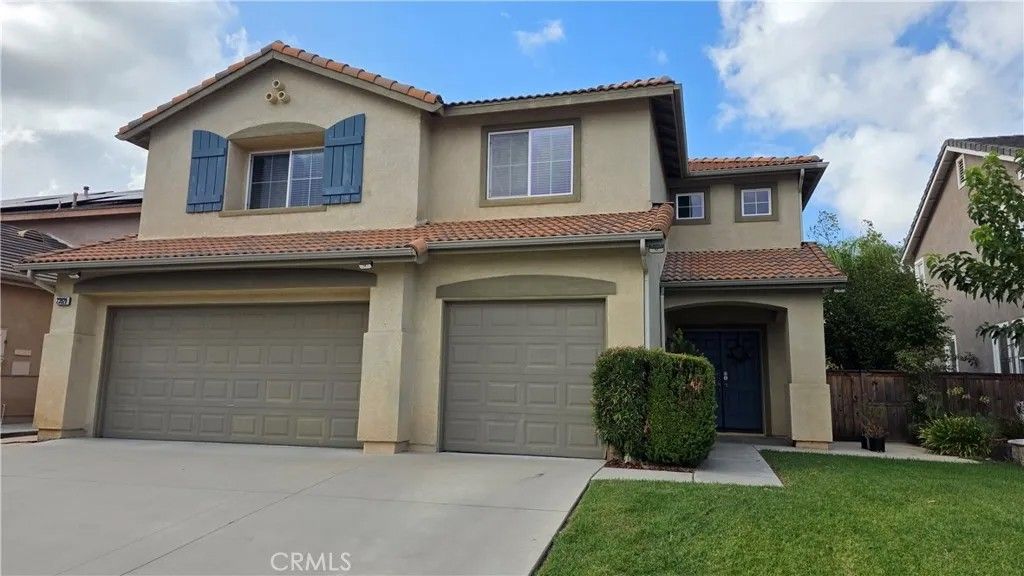 Photo of 23920 Silverleaf Way, Murrieta, CA 92562 (MLS # SW26012071)