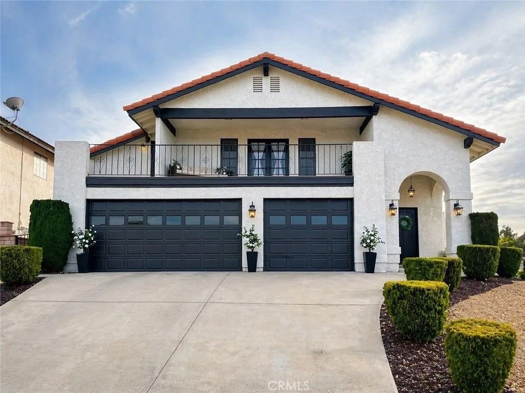 Photo of 13330 Tamarisk Road, Victorville, CA 92395 (MLS # TR26089274)