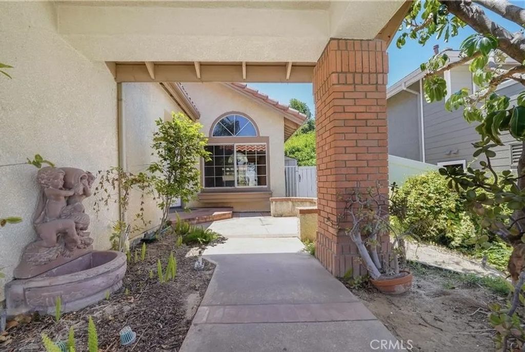 Photo of 2230 Bloomfield Lane, Corona, CA 92882 (MLS # OC25175226)