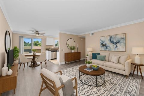 Photo of 194 Avenida Descanso #H, Oceanside, CA 92057 (MLS # 250040252)