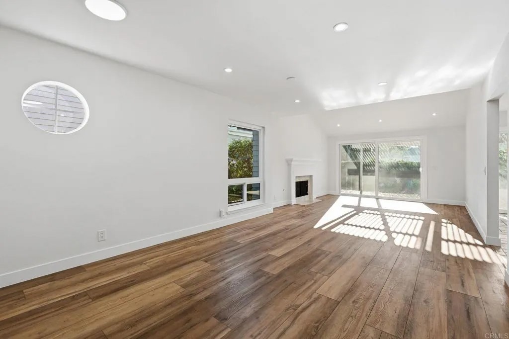 819 Daphne Court