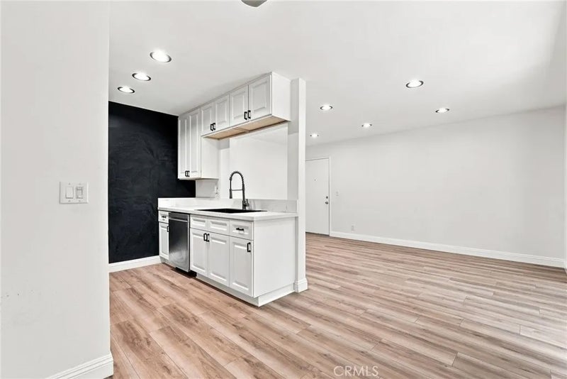 4812 Hollow Corner