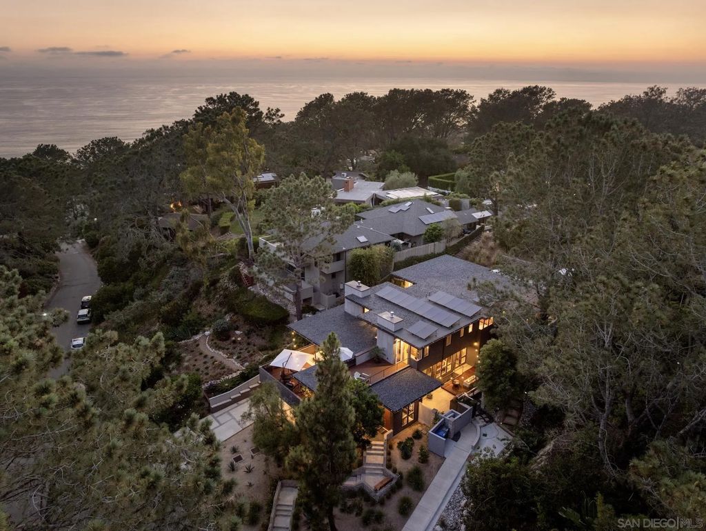 Photo of 404 Pine Needles Dr, Del Mar, CA 92014 (MLS # 250034038)