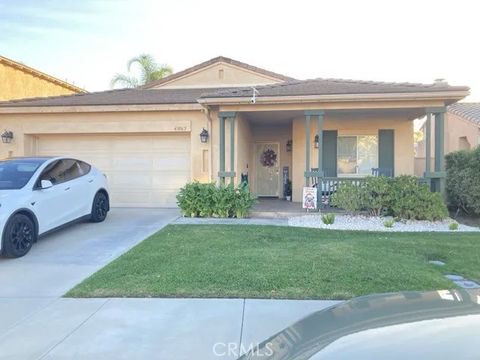 Photo of 43065 Avola Court, Temecula, CA 92592 (MLS # SW25275516)