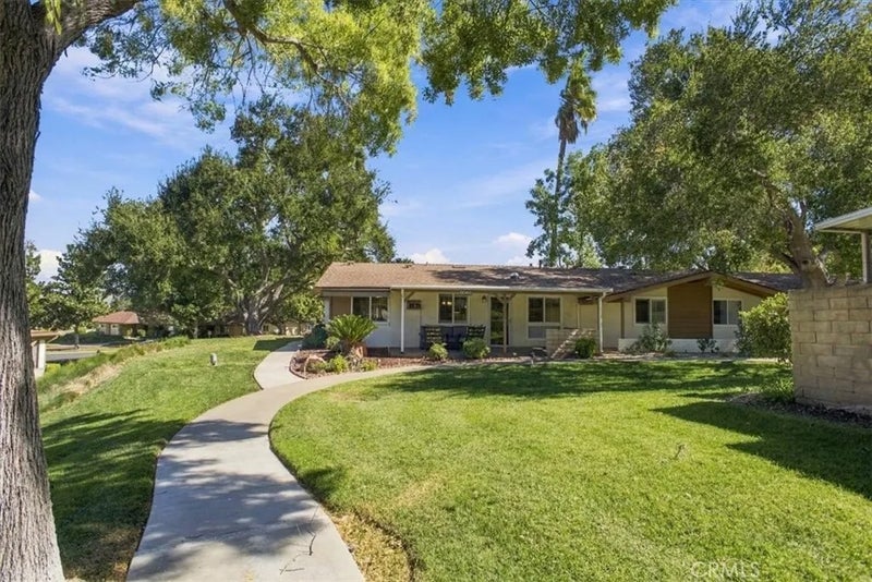 19348 Avenue Of The Oaks